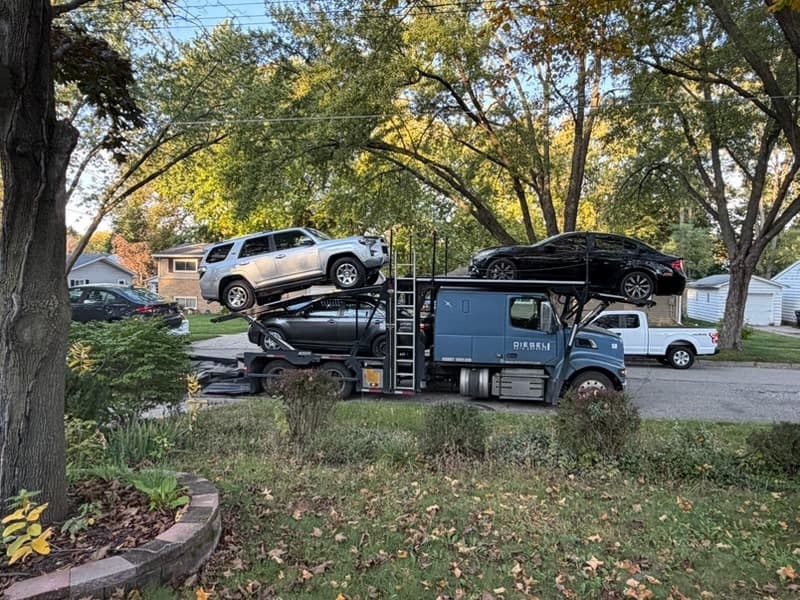Open auto transport carrier carrying the 2016 Toyota 4Runner from Texas to Wisconsin